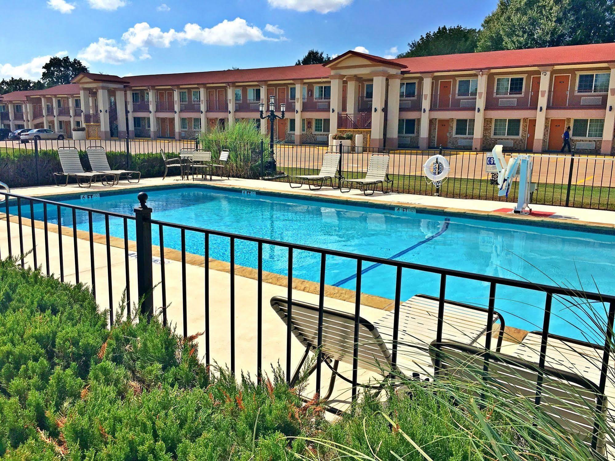 Best Western Palestine Inn Exterior photo